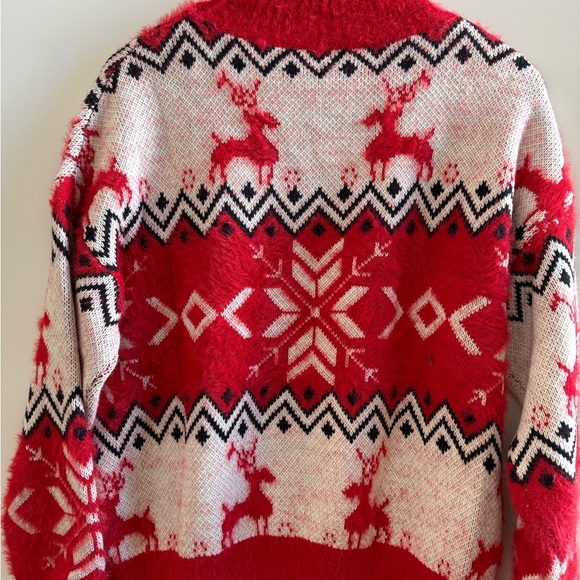 Cozy reindeer sweater - Picture 9 of 11